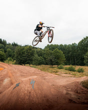 Lade das Bild in den Galerie-Viewer, action_shot