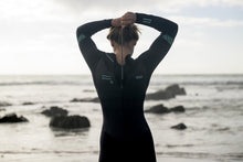 Carica l'immagine nel visualizzatore di Gallery, ION Women Wetsuit Amaze Select 5/4 Back Zip 2023