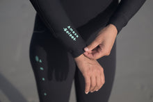 Carica l'immagine nel visualizzatore di Gallery, ION Women Wetsuit Amaze Select 5/4 Back Zip 2023