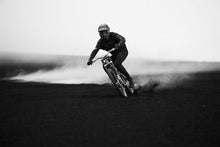 Carica l'immagine nel visualizzatore di Gallery, action_shot