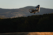 Lade das Bild in den Galerie-Viewer, action_shot