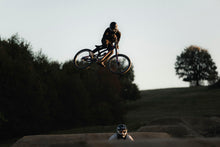 Load image into Gallery viewer, action_shot