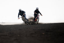 Carica l'immagine nel visualizzatore di Gallery, action_shot
