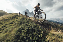 Cargar imagen en el visor de la galería, ION MTB Gloves Traze Long 2023