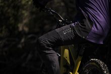 Carica l'immagine nel visualizzatore di Gallery, Pantaloni MTB Scrub Amp BAT Unisex
