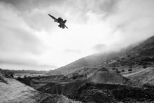 Lade das Bild in den Galerie-Viewer, action_shot