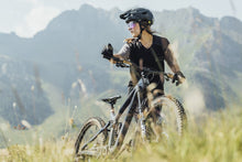 Lade das Bild in den Galerie-Viewer, MTB Jersey Scrub Amp Kurzarm BAT Damen