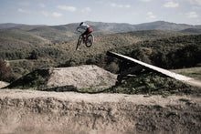 Carica l'immagine nel visualizzatore di Gallery, action_shot