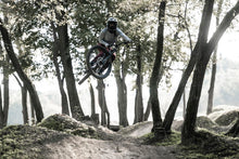 Carica l'immagine nel visualizzatore di Gallery, action_shot