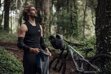 Lade das Bild in den Galerie-Viewer, MTB Protektorenweste Scrub Amp