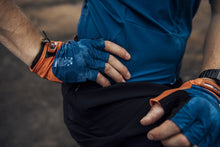 Cargar imagen en el visor de la galería, ION Gloves Paze 2021