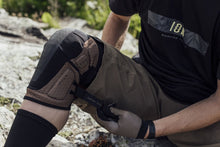 Lade das Bild in den Galerie-Viewer, MTB Knieschoner K-Lite