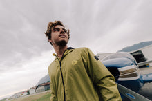 Lade das Bild in den Galerie-Viewer, action_shot