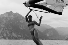 Lade das Bild in den Galerie-Viewer, action_shot