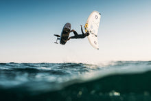 Lade das Bild in den Galerie-Viewer, action_shot