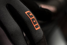 Lade das Bild in den Galerie-Viewer, ION Gloves Scrub AMP 2021