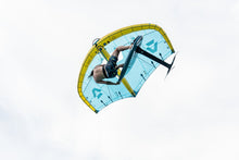 Lade das Bild in den Galerie-Viewer, action_shot