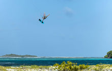 Carica l'immagine nel visualizzatore di Gallery, action_shot