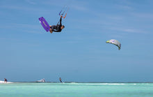 Lade das Bild in den Galerie-Viewer, action_shot