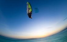 Lade das Bild in den Galerie-Viewer, action_shot