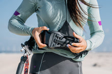 Cargar imagen en el visor de la galería, ION Sol Curv Kite Harness Women 2024