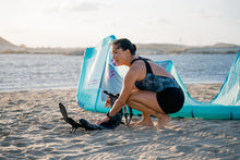 Cargar imagen en el visor de la galería, ION Sol Curv Kite Harness Women 2024