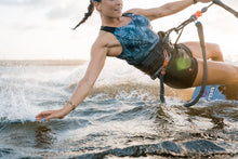 Cargar imagen en el visor de la galería, ION Sol Curv Kite Harness Women 2024