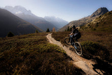 Carica l'immagine nel visualizzatore di Gallery, action_shot