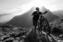 Carica l'immagine nel visualizzatore di Gallery, action_shot