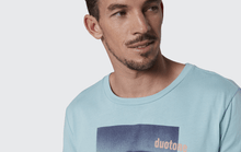 Lade das Bild in den Galerie-Viewer, Duotone Tee Branded SS men 2023