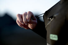 Lade das Bild in den Galerie-Viewer, action_shot