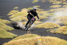 Carica l'immagine nel visualizzatore di Gallery, action_shot