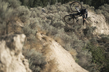 Carica l&#39;immagine nel visualizzatore di Gallery, Caschi MTB Scrub Select MIPS US/CPSC
