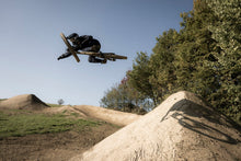 Load image into Gallery viewer, action_shot