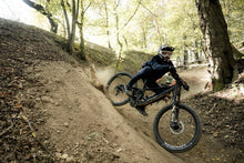 Carica l&#39;immagine nel visualizzatore di Gallery, action_shot
