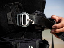 Carica l'immagine nel visualizzatore di Gallery, action_shot