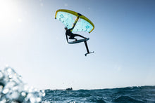 Lade das Bild in den Galerie-Viewer, action_shot
