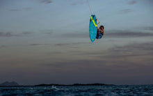 Carica l'immagine nel visualizzatore di Gallery, action_shot