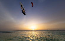 Carica l'immagine nel visualizzatore di Gallery, action_shot