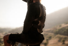 Lade das Bild in den Galerie-Viewer, action_shot
