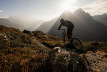 Carica l'immagine nel visualizzatore di Gallery, action_shot
